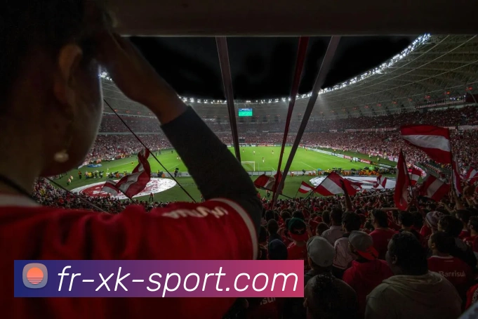 足球帅哥在赛场上遭遇惨痛失利引发球迷热议与反思